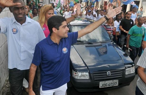 Próximo ao final das eleições do segundo turno, o candidato ACM Neto (DEM) abriu uma vantagem significativa à frente de Nelson Pelegrino (PT)