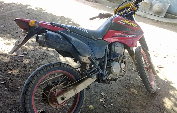 Moto que também foi apreendida na mesma ação