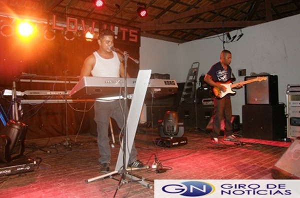 Serginho dos teclados,fazendo a abertura da grande noite