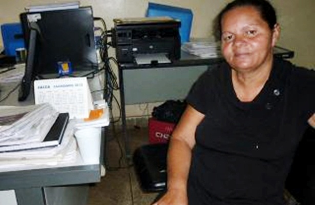 Maria de Fátima, vizinha da vítima, cofessou o crime. Segundo um amigo da família de Júlia, a motivação do crime pode ter sido inveja