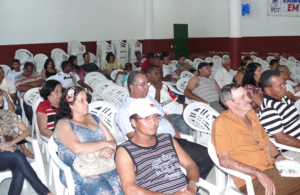 Diversos representantes da comunidade guaratinguense estiveram presentes na conven&ccedil;&atilde;o