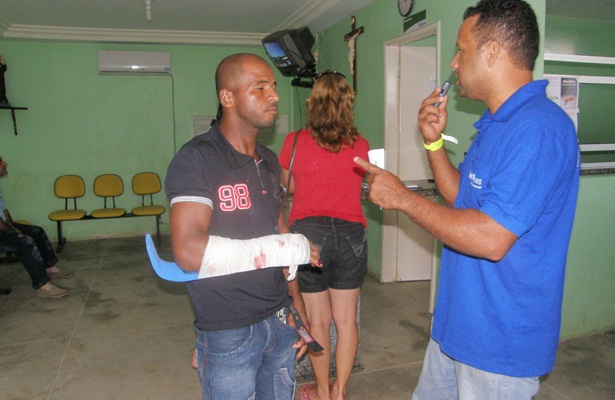 Alguns pacientes disseram ter ficado esperando por horas para serem atendidos