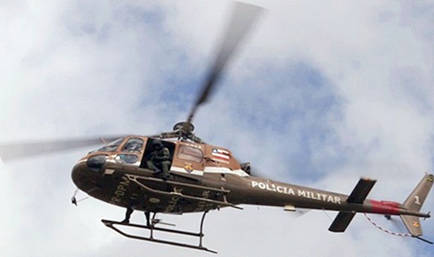 Um helicóptero do Grupamento Aéreo da Polícia Militar (Graer) também foi usado na operação