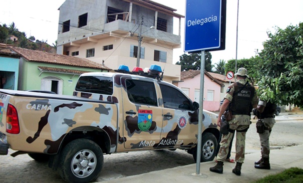 Adailton foi levado ainda com vida para o Hospital Municipal de Guaratinga, mas não resistiu e morreu minutos depois.