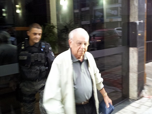 Pastor Gedelti  detido em sua residncia, na Praia da Costa (Foto: Leandro Nossa / G1 ES)
